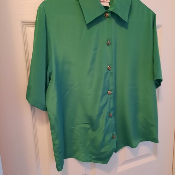Brand New Beautiful Green Color Blouse 100% Polyester - Picture 2 of 7